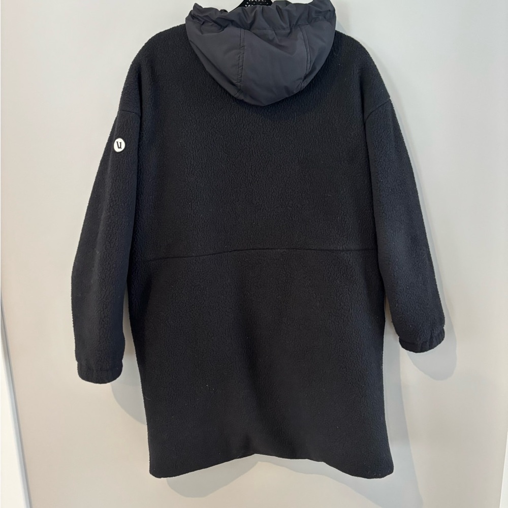 Vuori Black Teddy Jacket - Picture 3 of 5